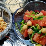 豆苗、ひよこ豆、トマトの簡単節約サラダ